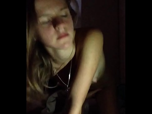 ❤️ E Meedchen masturbéiert a kummt ❤❌ Fucking bei eis ❌❤